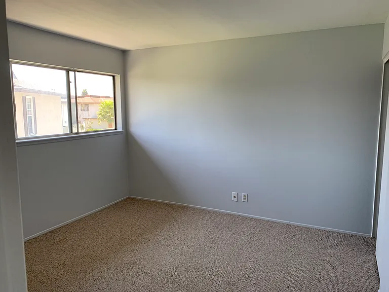 10408 Rutgers Ct — Photo 9