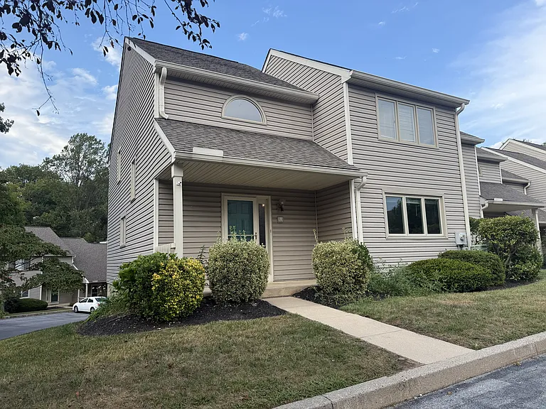 83 Winterberry Ct — Photo 1