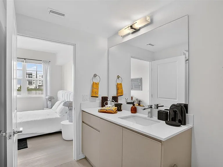 5579 Millenia Park Blvd #422 — Photo 7