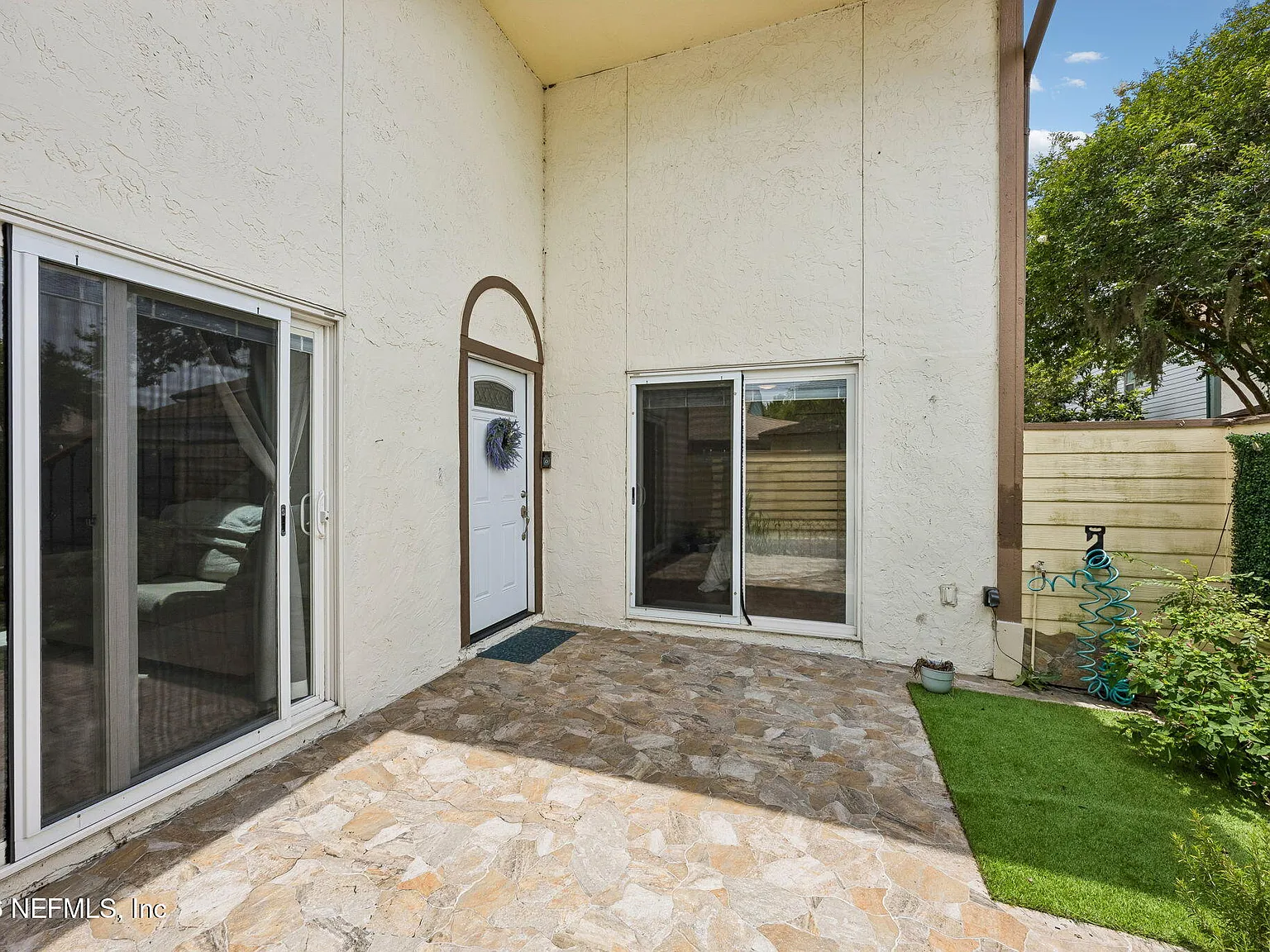 2 bed, 2.0 bath, 1035 sqft, $2,250 — Photo 2