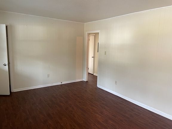 2nd image of 3360 Valley View Dr NE