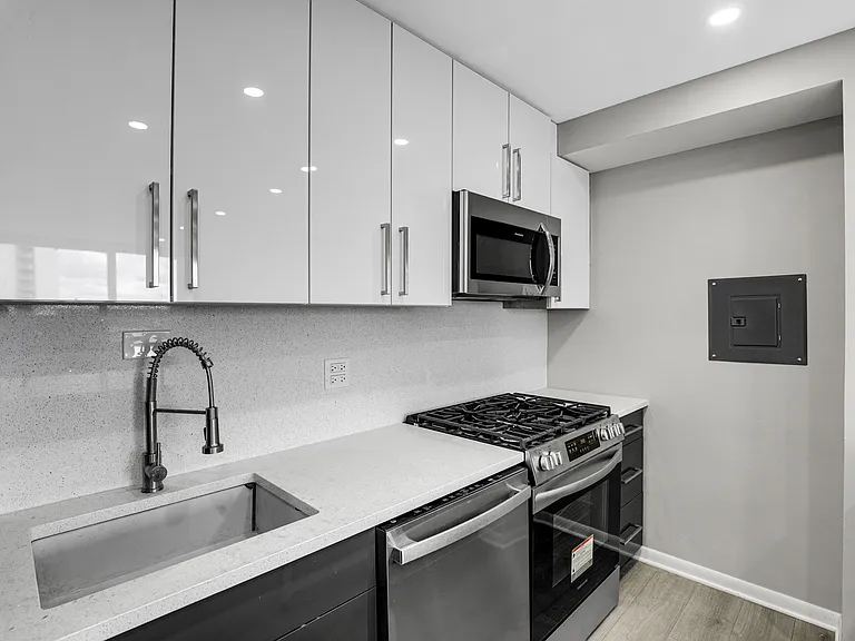 3950 N Lake Shore Dr #1516 — Photo 6