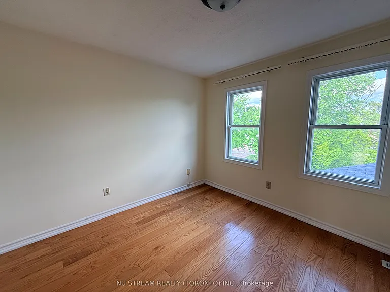 William Honey Cres — Photo 13