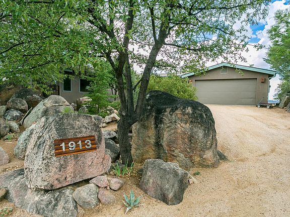 3rd image of 1913 Upper Crestview Dr