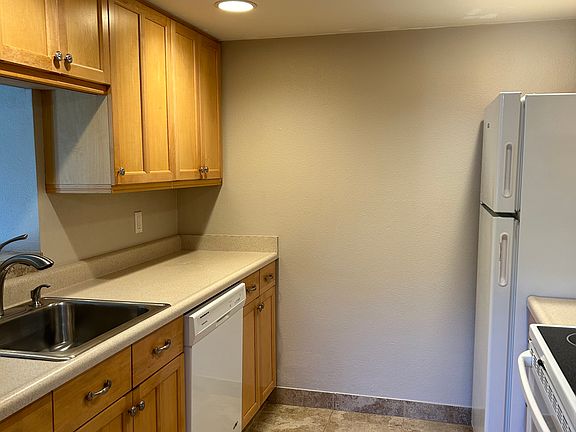 5th image of 9929 NE 124th St APT 109