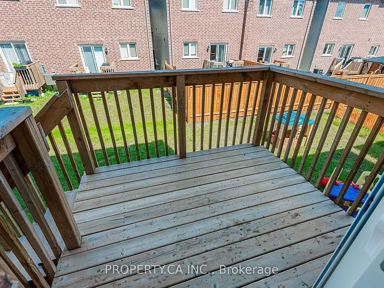 1277 Peelar Cres — Photo 25