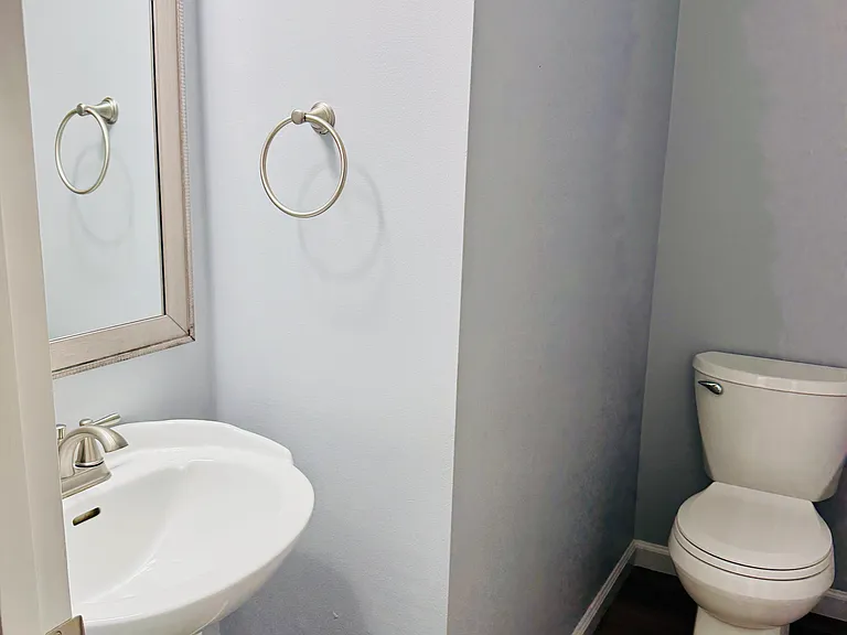 441 Kaylene Dr — Photo 3