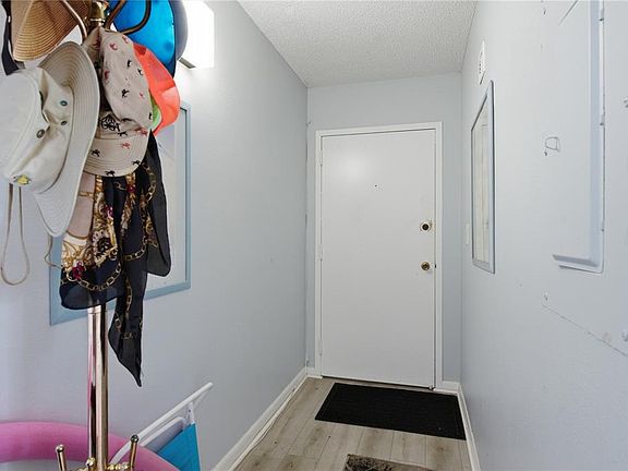5th image of 800 S GULFVIEW BOULEVARD #403