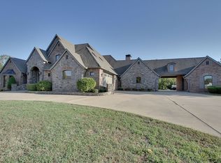 658 Winding Spring Dr, Fayetteville, AR 72703