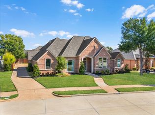 302 Skyline Dr, Trophy Club, TX 76262