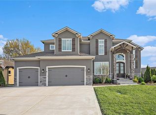 295 SW Point Shore Dr, Lees Summit, MO 64082