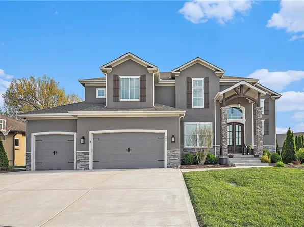 295 SW Point Shore Dr, Lees Summit, MO 64082