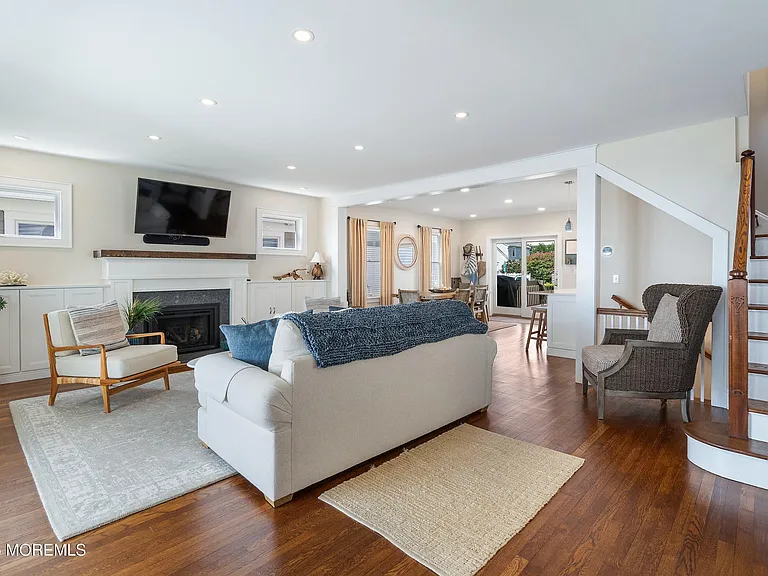 305 Ocean Ave — Photo 12