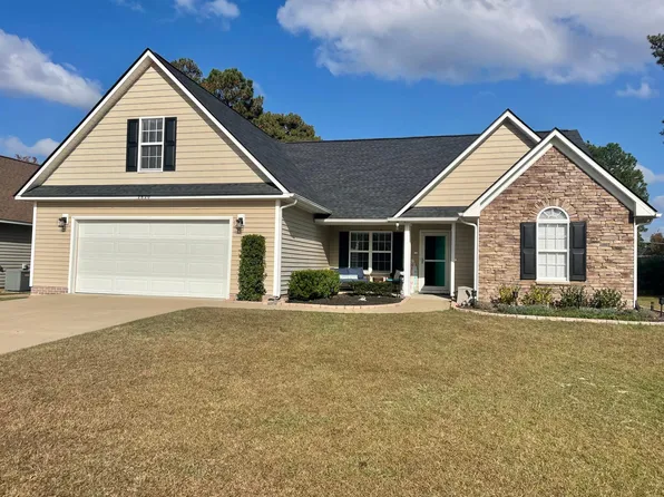 2820 Whitehouse Ln, Fayetteville, NC 28306