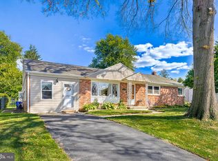 931 Sundale Dr, York, PA 17402