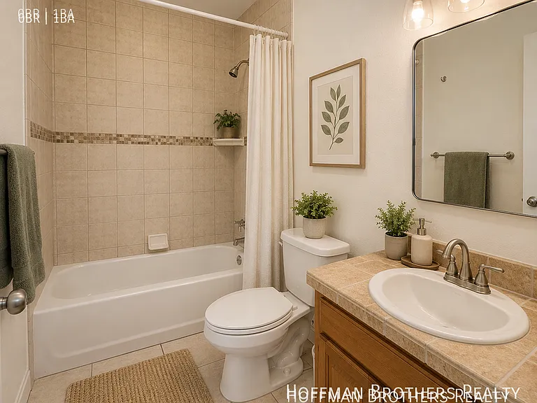 5723 Willowcrest Ave #4 — Photo 3