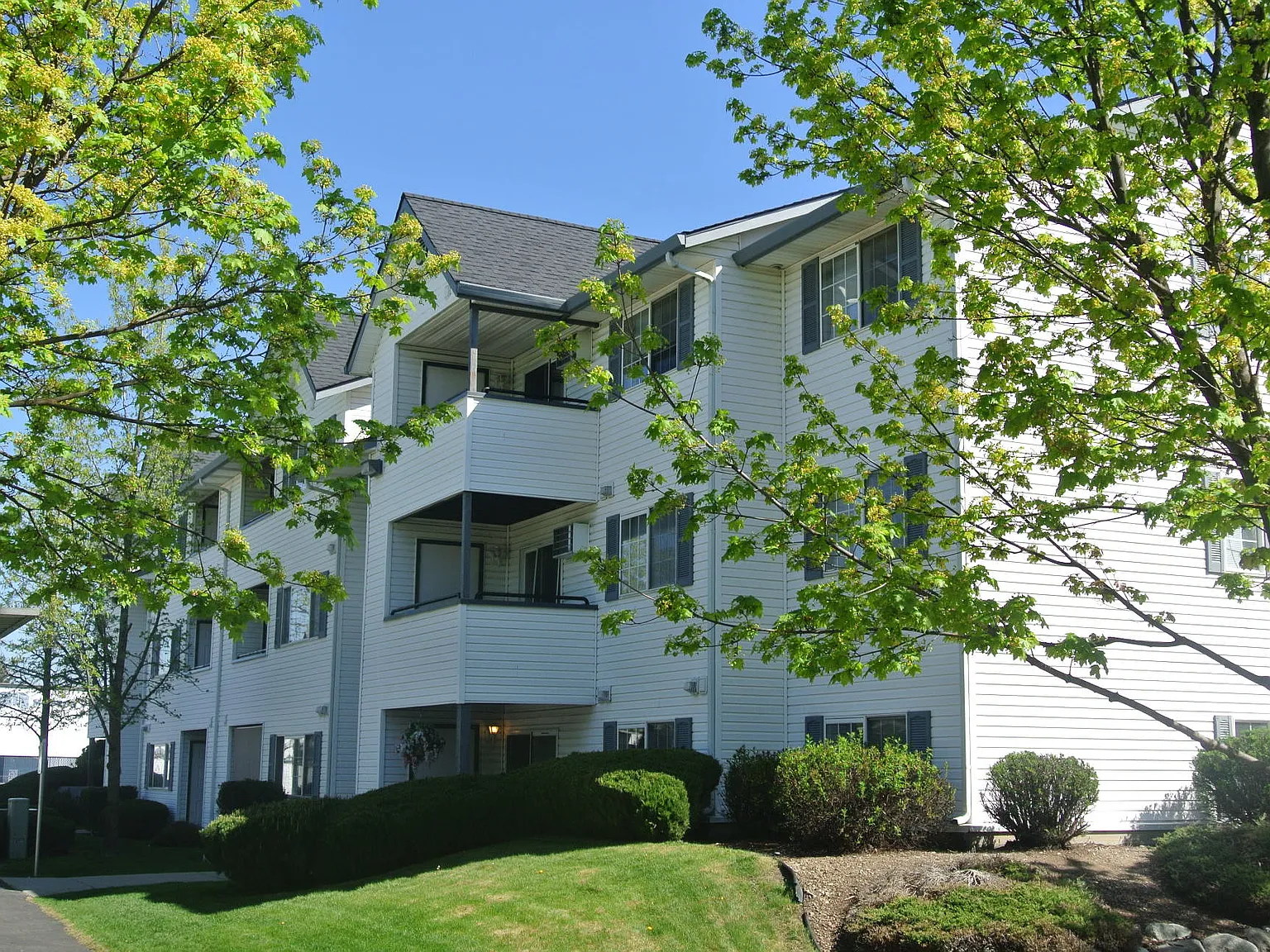 Farr Court — Photo 1