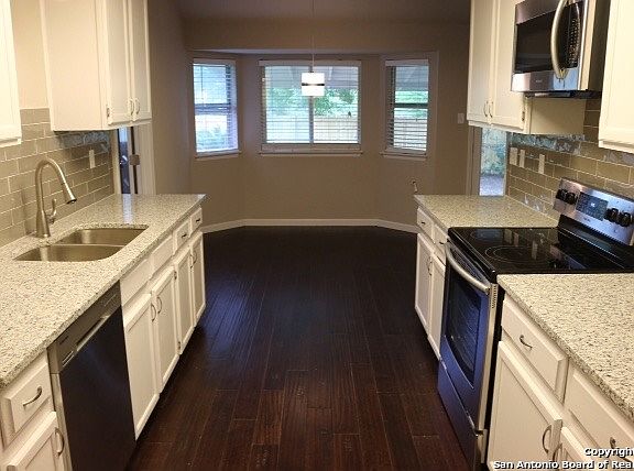 4th image of 2910 Floral Way Dr