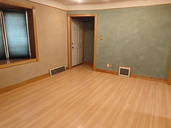 5th image of 26598 Sunningdale Dr