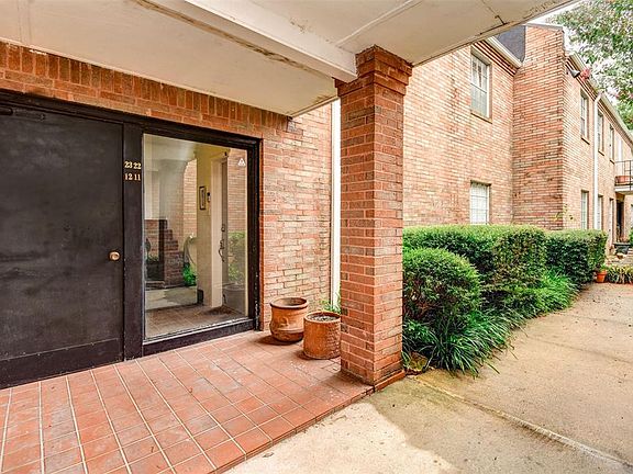 2nd image of 2711 Briarhurst Dr APT 11
