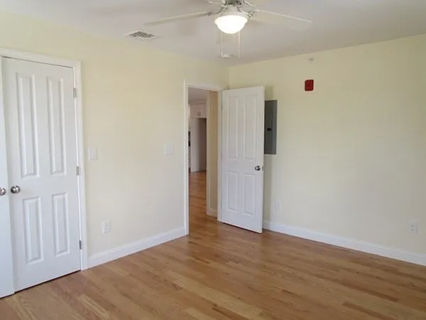 1093 Main St #3 — Photo 16