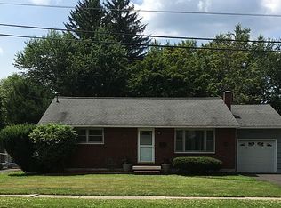 404 Pickwick Dr, Vestal, NY 13850