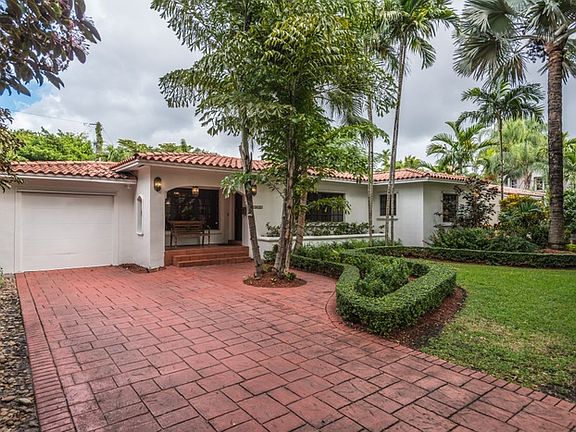 2nd image of 1417 Ortega Ave