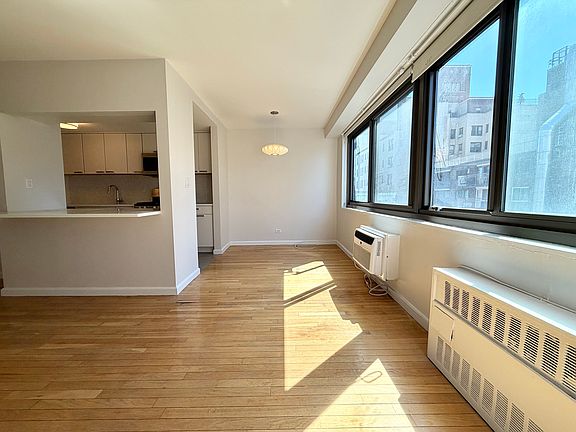 4th image of 160 W 97th St APT 13H
