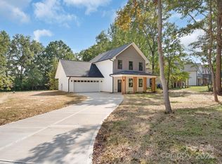 3907 Privette Rd, Matthews, NC 28104