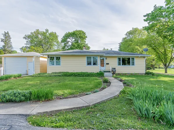 412 N 7th St, Fairbury, IL 61739