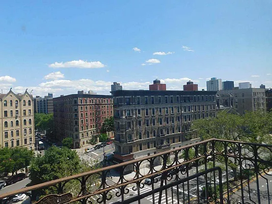 Rented by New York Residence | media 43