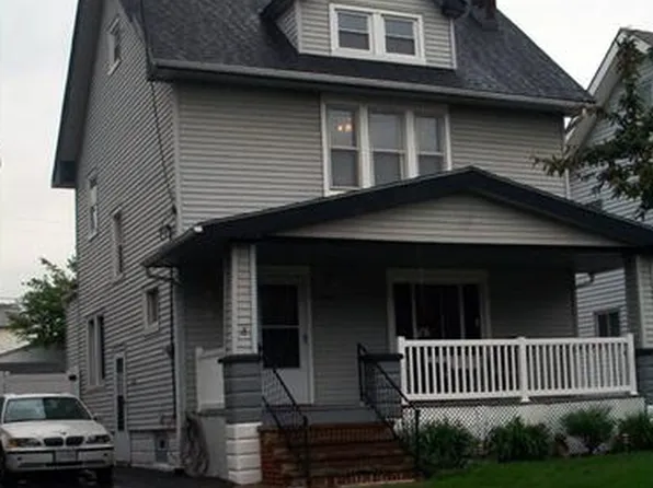 3982 E 42nd St, Newburgh Heights, OH 44105