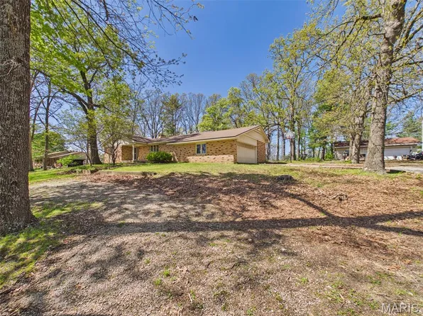 23813 Forum Rd, Lebanon, MO 65536