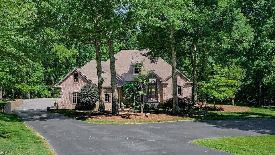 1st image of 562 Rocky Cove Ln