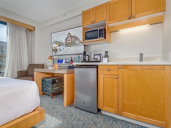 4th image of 4308 Main St #1611