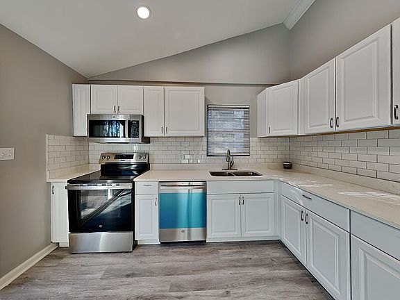 4th image of 5835 Brenda Dr