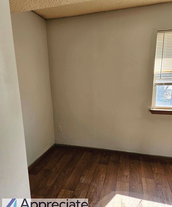 1st image of 2637 Delavan Ave