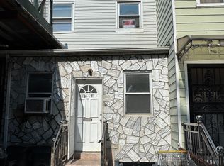 3117 Linden Pl #2B, Flushing, NY 11354