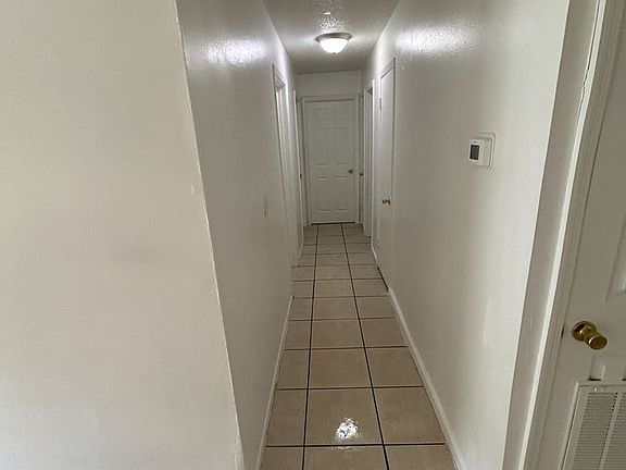 4th image of 1918 Selleen Dr