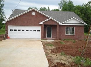 1032 Evelyn Cv, New Albany, MS 38652