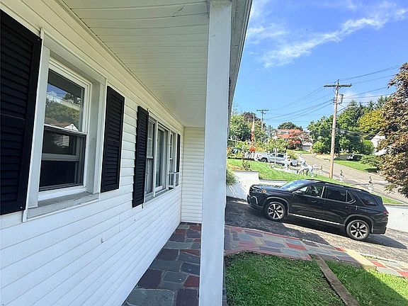 4th image of 9 Valley View Drive