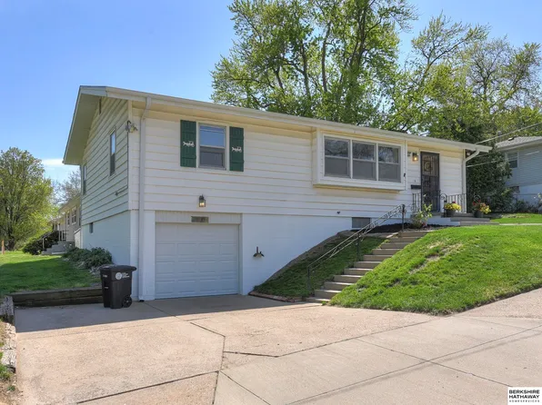 7751 Hamilton St, Omaha, NE 68114