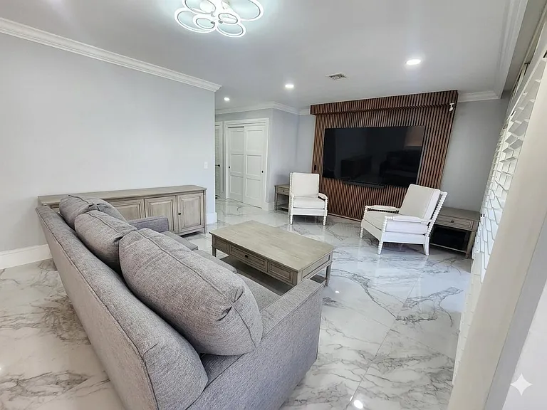 75 Venetian Dr #D-11 — Photo 6