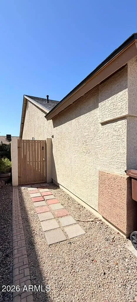 1 bed, 1.0 bath, 136 sqft, $1,200 — Photo 1