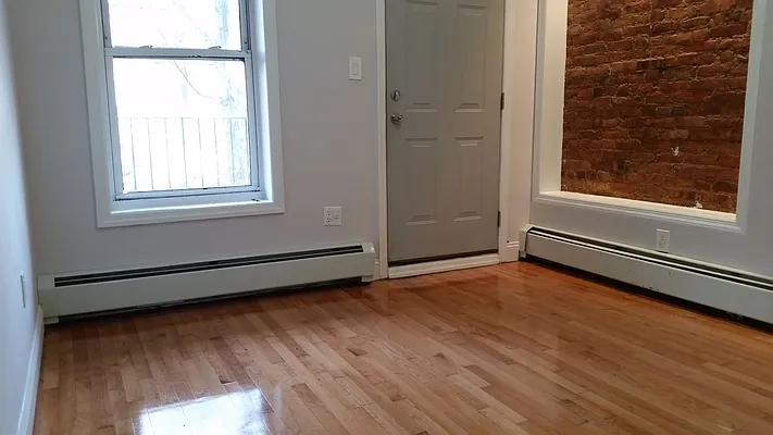 Rented by Signature Property Realty | media 7