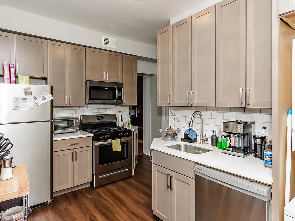 1633 W Pierce Ave #1