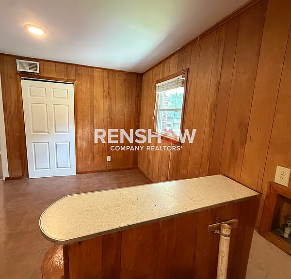 1816 E Mitchell St — Photo 4
