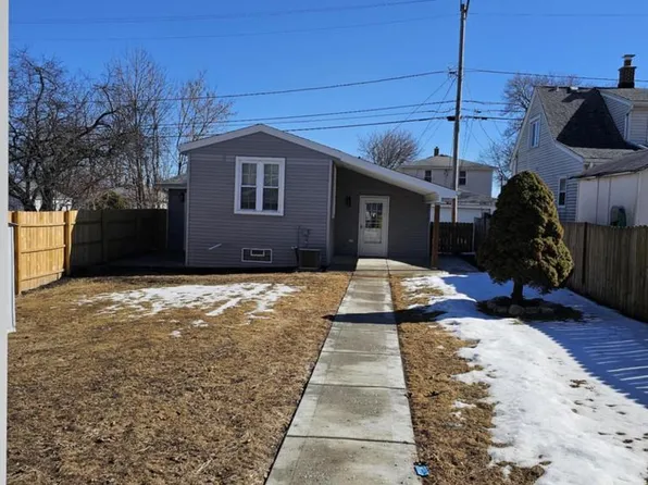 3568 South 32nd STREET, Greenfield, WI 53221