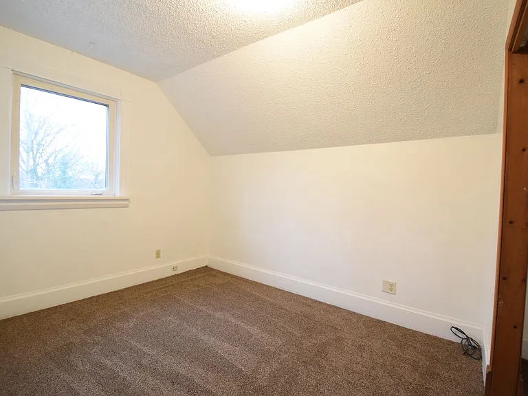 417 Pearl St — Photo 11