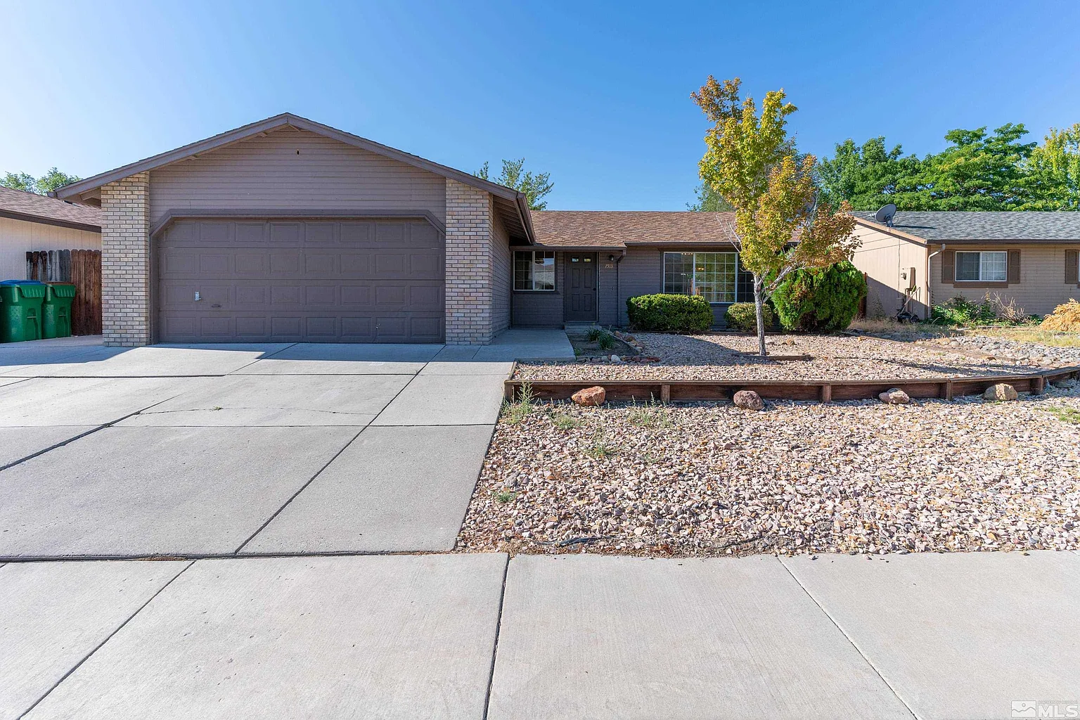 1513 Spooner Dr photo 1
